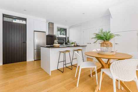 Photo of property in 24 Rua Kai Way, Brooklyn, Wellington, 6021