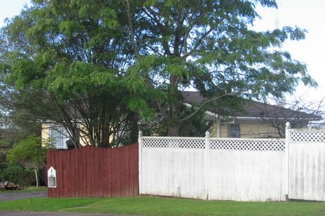 Photo of property in 59 Hartley Terrace, Massey, Auckland, 0614