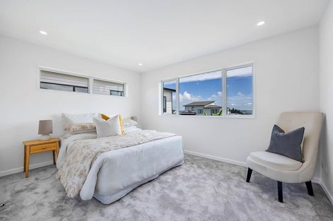Photo of property in 42 Takurua Terrace, Orewa, 0931