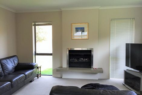 Photo of property in 16 Herries Lane, Lake Hayes, Queenstown, 9304