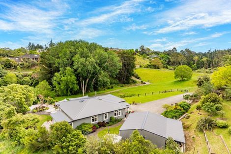 Photo of property in 137 Tauroa Road, Havelock North, 4130