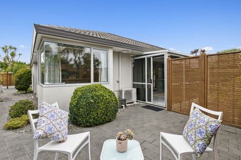 Photo of property in 14 Meredith Way, Paraparaumu Beach, Paraparaumu, 5032