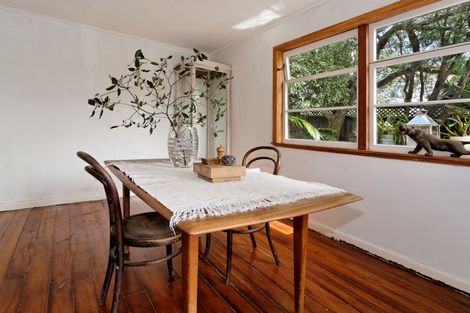 Photo of property in 50 Derwent Crescent, Titirangi, Auckland, 0604