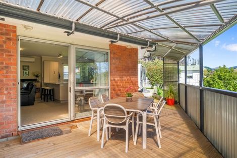 Photo of property in 16 Matuhi Street, Waikanae, 5036