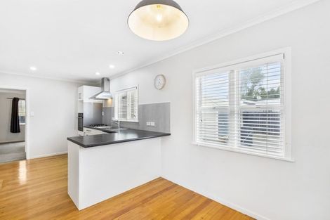 Photo of property in 12 Albert Road, Kelston, Auckland, 0602
