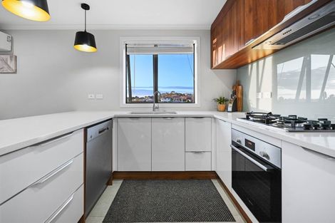 Photo of property in 24 Te Tiireke Drive, Glenview, Hamilton, 3206