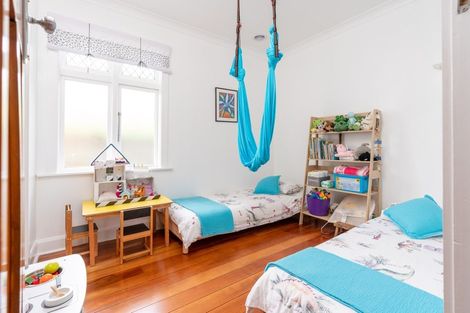 Photo of property in 45 Puru Crescent, Lyall Bay, Wellington, 6022