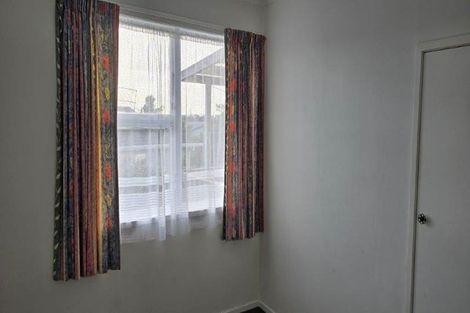 Photo of property in 1/37 Kirrie Avenue, Te Atatu South, Auckland, 0610