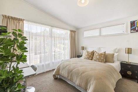 Photo of property in 16 Keldale Place, Forrest Hill, Auckland, 0620