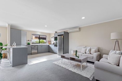 Photo of property in 35 Golden Sands Drive, Papamoa Beach, Papamoa, 3118