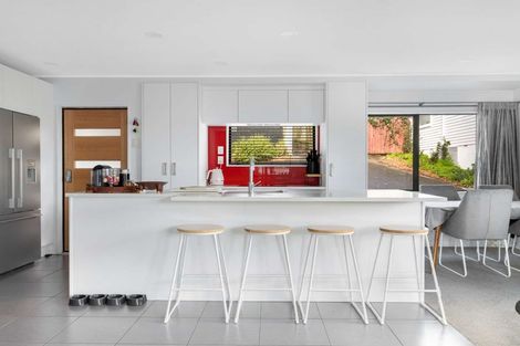 Photo of property in 2/58 James Street, Bayview, Auckland, 0629
