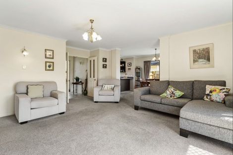 Photo of property in 35 Edgewater Grove, Whakatane, 3120