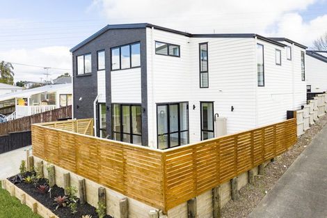 Photo of property in 122 Archibald Road, Kelston, Auckland, 0602