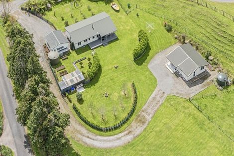 Photo of property in 489a Barrett Road, Omata, New Plymouth, 4374