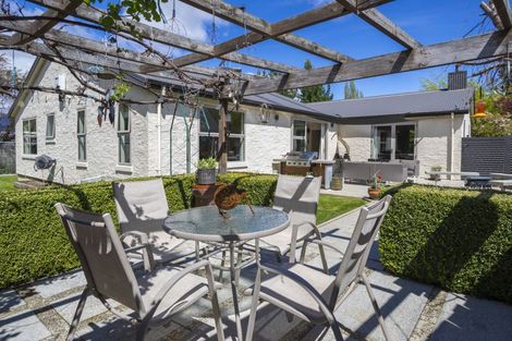 Photo of property in 11 Mcdonnell Road, Arrowtown, 9302