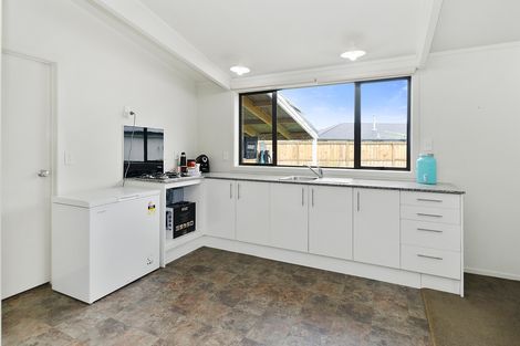 Photo of property in 74 Harrisville Road, Tuakau, 2121