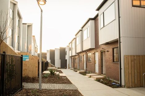 Photo of property in 17 Paetai Lane, Te Atatu Peninsula, 0610