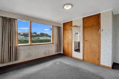 Photo of property in 16 Milne Street, Hunterville, 4730