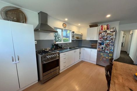 Photo of property in 25 Tawa Road, Te Atatu Peninsula, Auckland, 0610