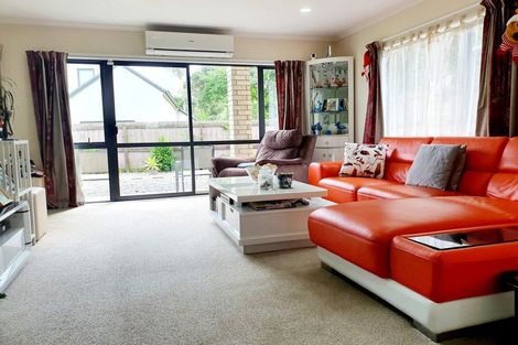 Photo of property in 23 Roy Douglas Place, Favona, Auckland, 2024