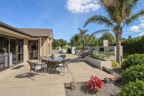 Photo of property in 8 Millbrook Drive, Waiuku, 2683