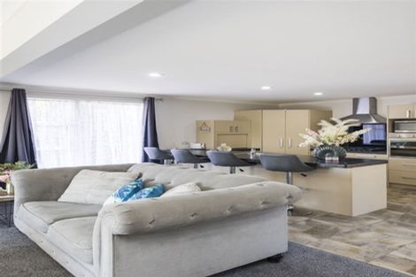 Photo of property in 14 Lewis Place, Highbury, Palmerston North, 4412