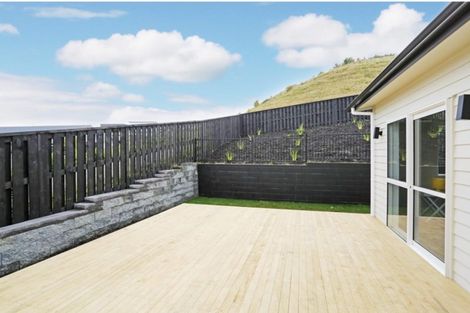 Photo of property in 16 Knoll Rise, Pukekohe, 2120