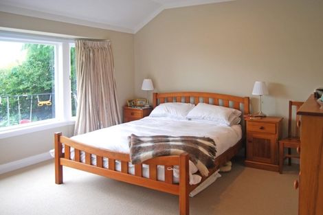 Photo of property in 16 Bridge View Road, Birkenhead, Auckland, 0626