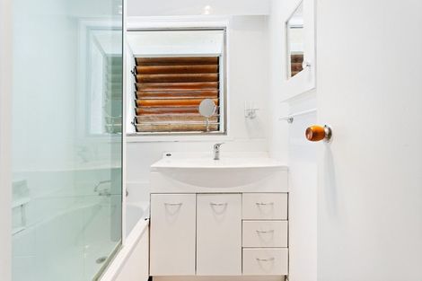 Photo of property in 22 Redwood Drive, Massey, Auckland, 0614