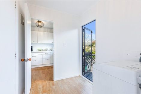 Photo of property in 6 Peterhouse Place, West Harbour, Auckland, 0618