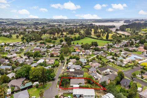 Photo of property in 8 Tawa Place, Waiuku, 2123