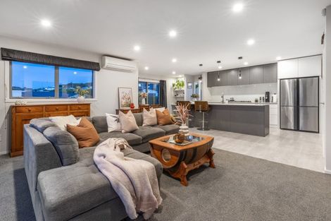 Photo of property in 2 Ihakara Arthur Lane, Aotea, Porirua, 5024