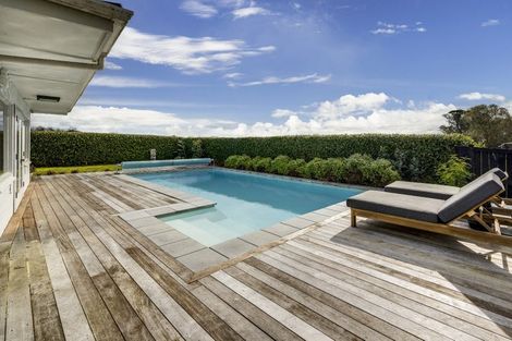 Photo of property in 70 Reynolds Road, Havelock North, 4130