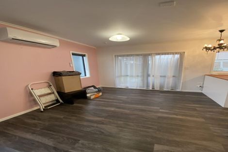 Photo of property in 2a Redwood Drive, Massey, Auckland, 0614