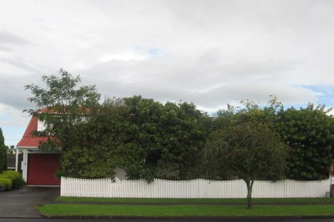 Photo of property in 1/83 Aviemore Drive, Highland Park, Auckland, 2010