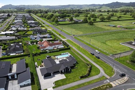 Photo of property in 2 Alan Livingston Drive, Cambridge, 3434