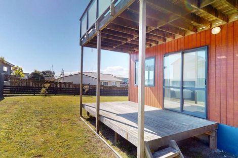 Photo of property in 13 Rua Avenue, Waitarere Beach, Levin, 5510