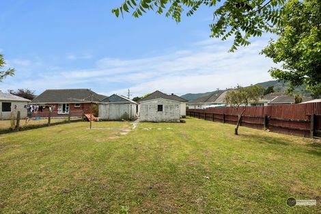Photo of property in 77 Fraser Street, Wainuiomata, Lower Hutt, 5014