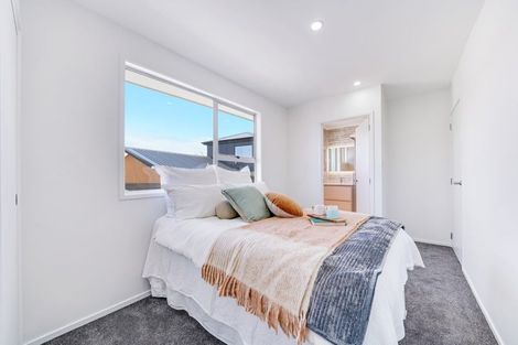 Photo of property in 7 Gambare Place, Wattle Downs, Auckland, 2103