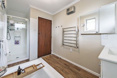 Photo of property in 4 Rachel Place, Avonhead, Christchurch, 8042