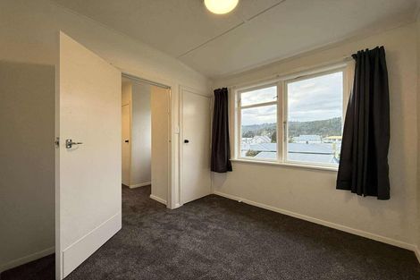 Photo of property in 11 Wainhouse Street, Stokes Valley, Lower Hutt, 5019