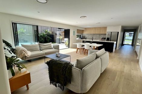 Photo of property in 7 Maraeariki Avenue, Orewa, 0931