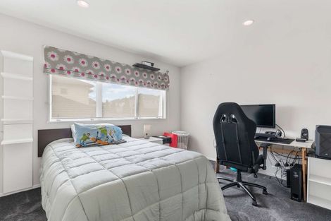 Photo of property in 5 Kouras Place, Flat Bush, Auckland, 2016