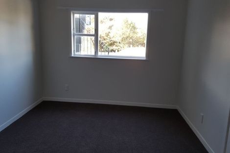 Photo of property in 16 Southern Cross Crescent, Island Bay, Wellington, 6023