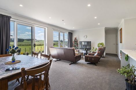 Photo of property in 1968 Kimbolton Road, Kiwitea, Feilding, 4777