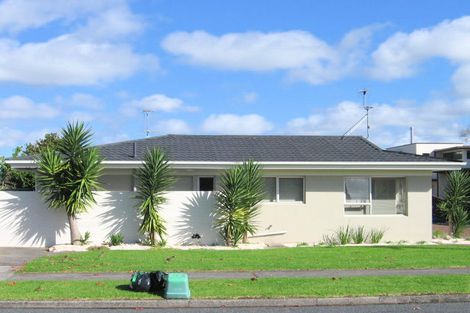 Photo of property in 2/21 Hattaway Avenue, Bucklands Beach, Auckland, 2012