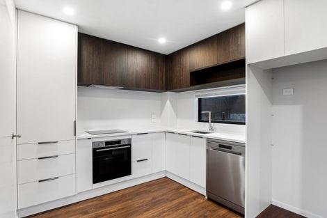 Photo of property in 8/79 Edmonton Road, Henderson, Auckland, 0612