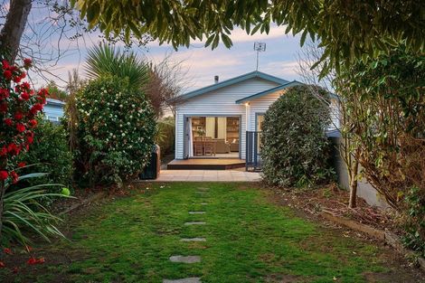 Photo of property in 16 Riverview Street, Beckenham, Christchurch, 8023