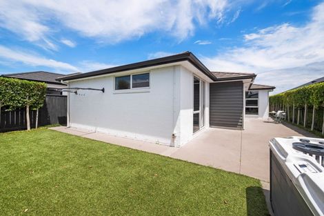 Photo of property in 17 Pimelea Street, Papamoa Beach, Papamoa, 3118