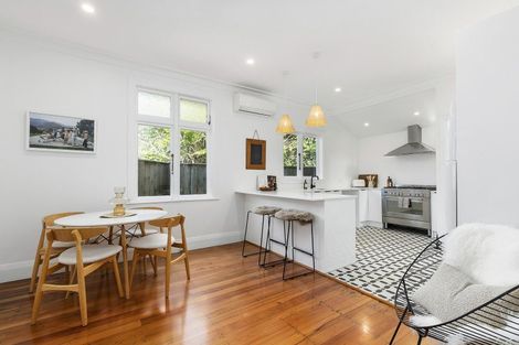 Photo of property in 5 Adams Terrace, Aro Valley, Wellington, 6021